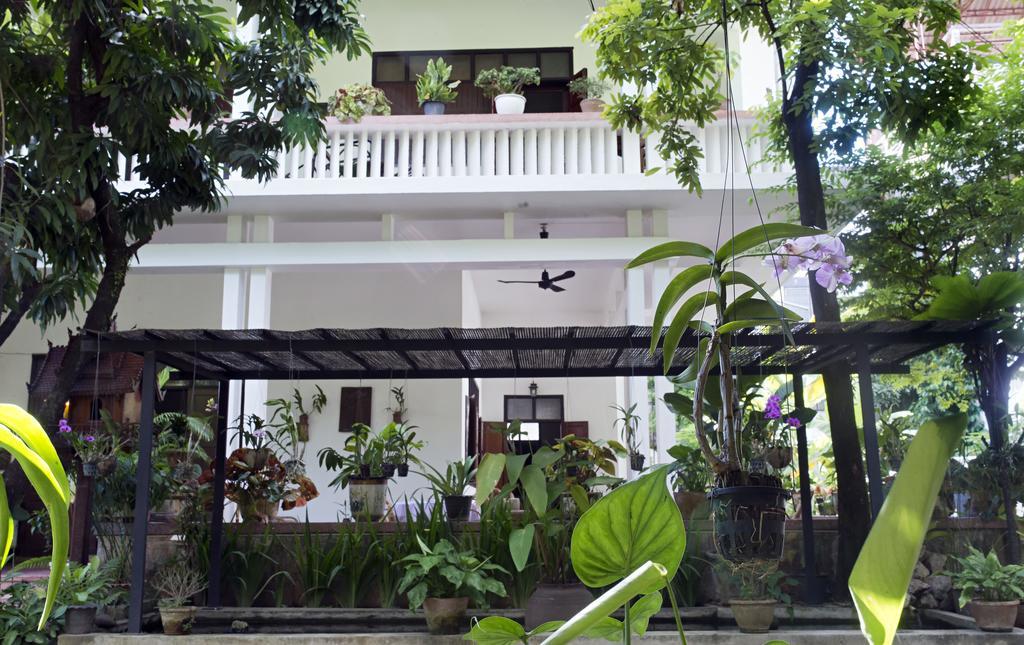 Lani'S House By The Ponds Hotel Vientiane Eksteriør billede